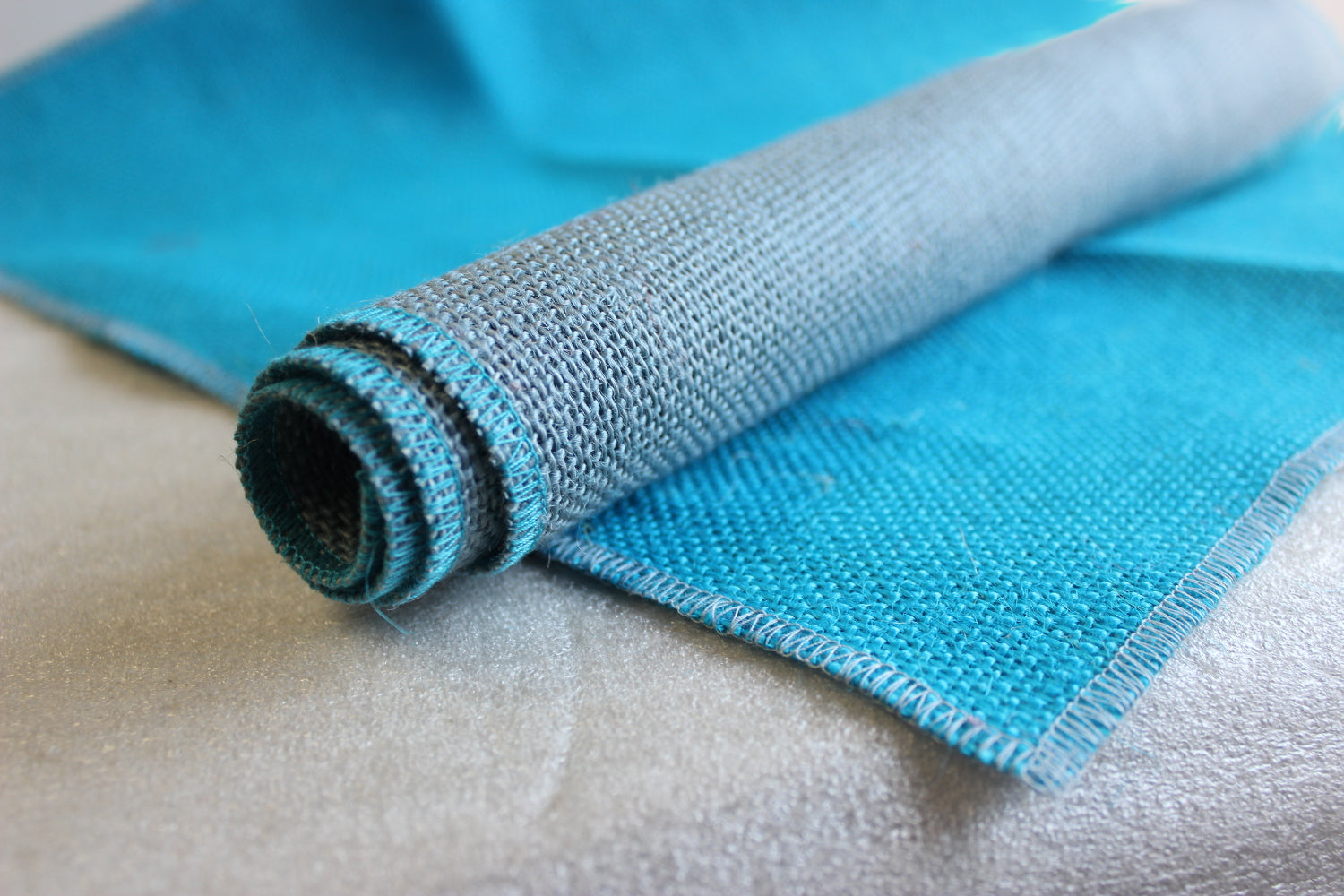 Set of Turquoise Runner Light Blue Edge w/ 4 Contrasting Napkins